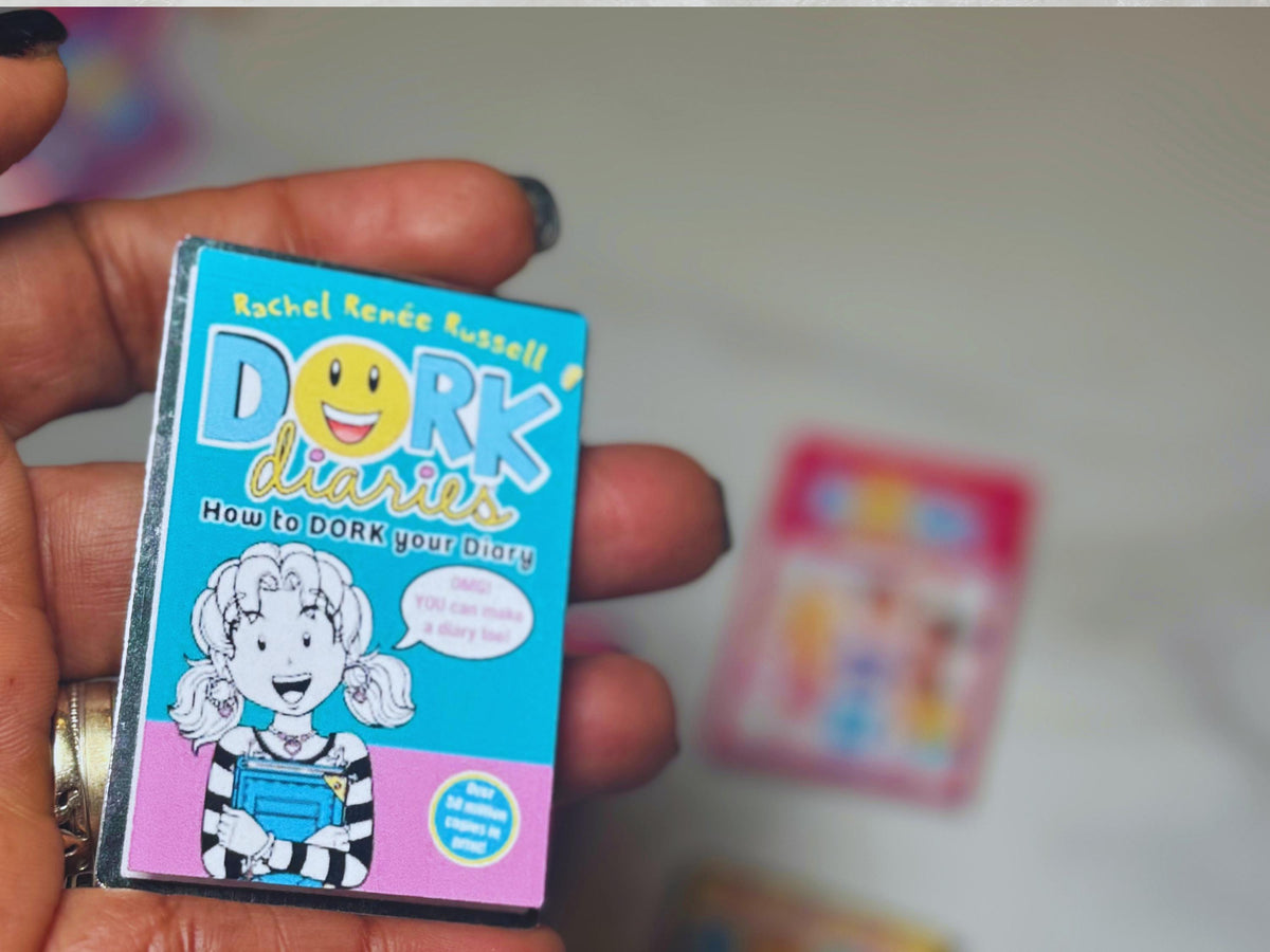 Dork Diaries Shaker Cake Topper, Nikki Maxwell Birthday cake Decor