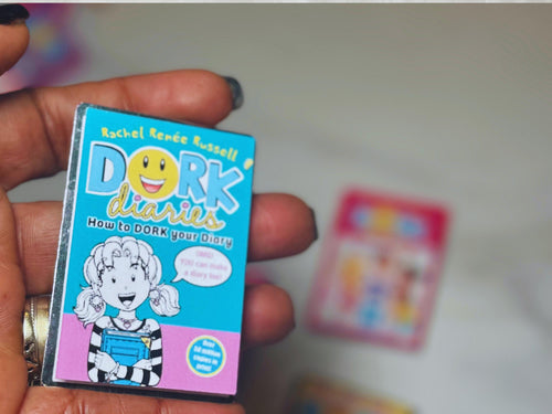 Dork Diaries Shaker Cake Topper, Nikki Maxwell Birthday cake Decor